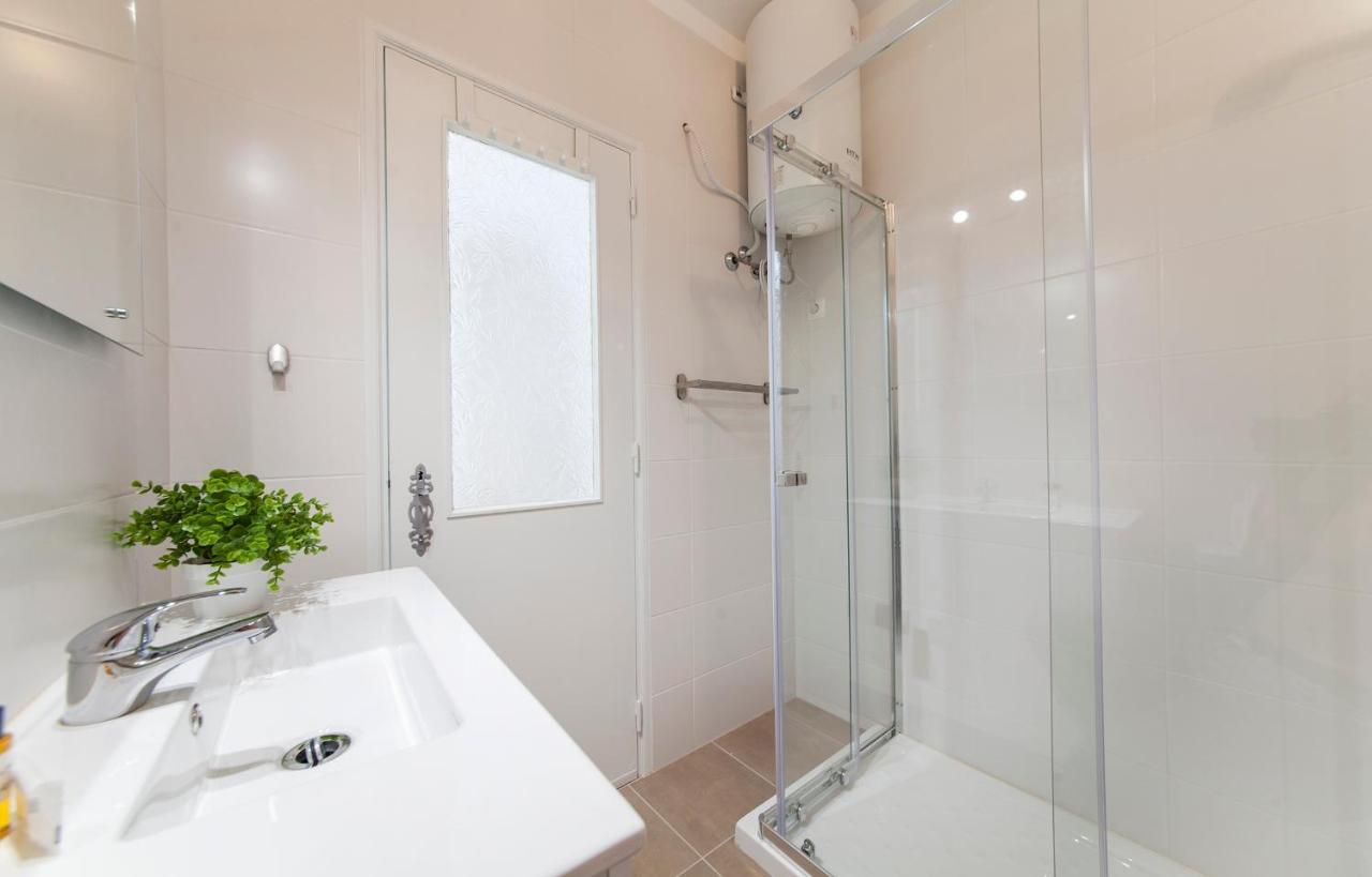 B48 - Olive Tree Street 2 Bed Flat Apartment Lagos Luaran gambar